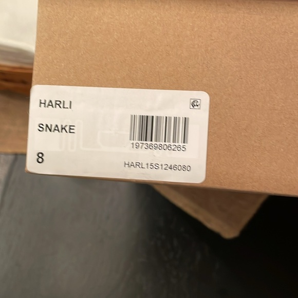 Steve Madden pink snake skin booties. Never been worn - Picture 3 of 4